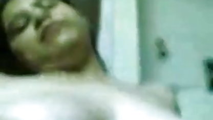 கவர்ச்சியான அழகி தன்னை விரல் செல்வாக்கு குறையாக அமெரிக்க நாட்டுக்காரன் முதல் முறையாக செக்ஸ் விட்டு