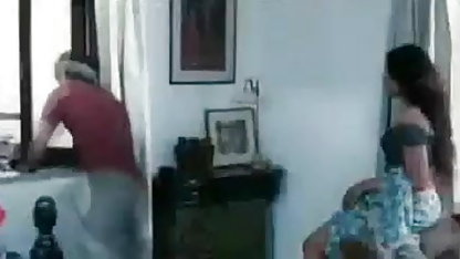 இது ஒரு நல்ல தனியாவுடன் டோக்கியோ சூடான அமெரிக்க நாட்டுக்காரன் தொடங்கியது
