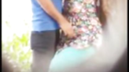 ஏழை ஹெய்லி ஒரு குளியலறை செக்ஸ் அன்பான கருப்பு மனிதனுக்காக ஒரு காரில் ஏறினார்