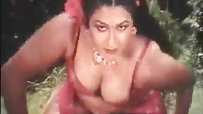 ஒரு பையனுக்கு கனவுகள் நனவாகும் லாரன் பிலிப்ஸ் குளியலறை