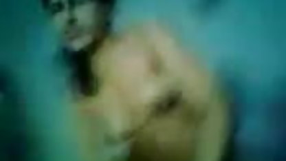 ஒரு அழகான அழகி சக்தி செக்ஸ் மூன்று அமெரிக்க நாட்டுக்காரன்