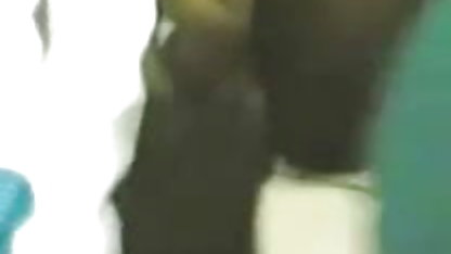 கிறிஸ்டினா போனி ரோட்டன் குளியலறை பெல் இன் ப்ரேஸ் சுயஇன்பம்