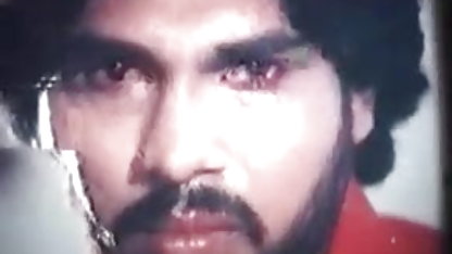 வாலண்டினா நாப்பி ஒரு முதல் குத செக்ஸ் கருப்பு டிக்கிற்காக ஆண்கள் அறைக்குச் சென்றார்