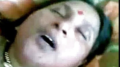 அழகி காடுகளின் நடுவில் ஒரு பையனுடன் உடலுறவு கொண்டார் முதல் முறையாக செக்ஸ் வீடியோக்கள்