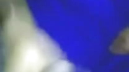 வீங்கிய உதடுகளுடன் அழகான லிசா ஆன் செக்ஸ் மசாஜ் பெண்