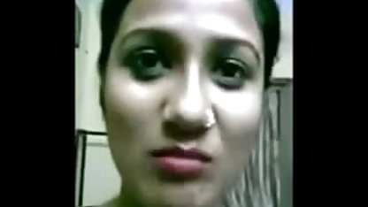 பையன் குளியலறையில் முட்டைகளை தளர்த்தினான் க்ரிஸ்ஸி லின் குத