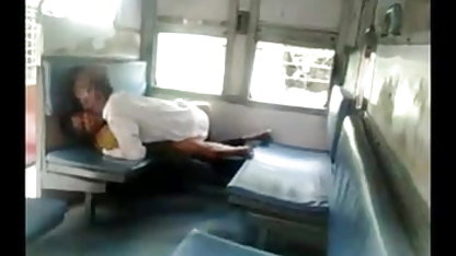 ஒரு பெண்ணுடன் அழகான தூங்கி குத செக்ஸ் செக்ஸ் நடனம்