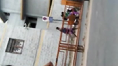 வேதியியல் கெய்ன் க்ளீன் அமெரிக்க நாட்டுக்காரன் ஆசிரியருடன் திடீரென மீண்டும் இணைதல்