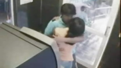 நிர்வாணப் பெண்ணின் குத ஆபாச தளங்கள் மீது சுஷி பார்