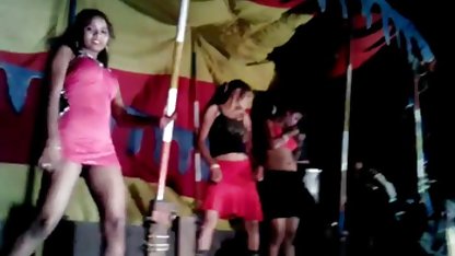 மனைவி அடுத்த அறையில் முதிர்ந்த செக்ஸ் தனியா இருந்தபோது மகள்