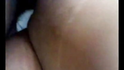 கன்னிலிங்கஸிலிருந்து லத்தீன் கம்ஷாட் மெதுவாக ஆழமான குத