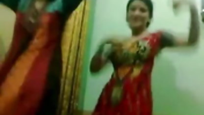 நோயாளி நாய் பாணியில் ஒரு செவிலியரைப் அம்பர் லின் பாக் அமெரிக்க நாட்டுக்காரன் பிடித்தார்