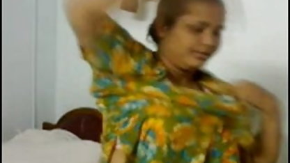 நடாலி மைக்கேல் ஜேம்ஸ் அமெரிக்க நாட்டுக்காரன் தங்கம் தெருவில் பணத்திற்காக வழங்கப்படுகிறது