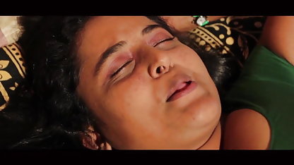 டோமினா காதலியை செக்ஸ், பிபிசி, குத ஸ்ட்ராபன் மூலம் தண்டித்தார்