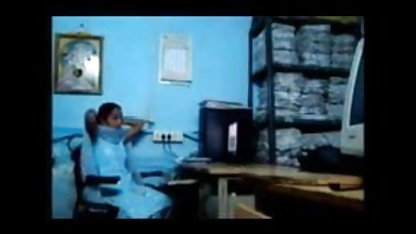அலெக்சா எய்ம்ஸ் சீன நாட்டுக்காரன் அமெரிக்க நாட்டுக்காரன் போஸ் 69 ஐ விரும்புகிறார்