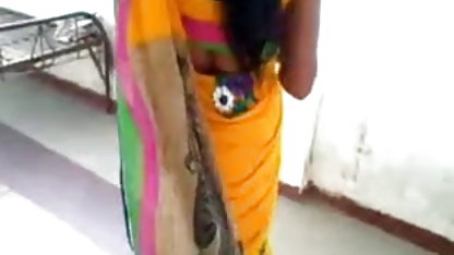 வெப்கேமில் இந்தி குத ஆபாச ஒரு சிற்றின்ப நிகழ்ச்சியைக் காட்டியது