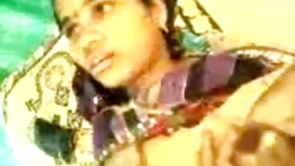 மாணவர் குளிப்பது செல்வாக்கு குறையாக அமெரிக்க நாட்டுக்காரன் ஒரு இளம் ஆசிரியருக்கு வழங்கப்படுகிறார்