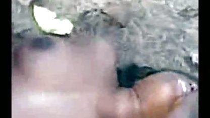 மெல்லிய அழகான பெண் அமெரிக்க நாட்டுக்காரன் அதிர்வுடன் புண்டையுடன் ஆசிய நாடகங்கள்