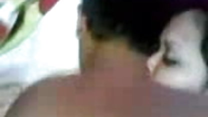 ரஷ்ய லெஸ்பியன் அழகாக செக்ஸ் தங்க நிற பல பளப்பான முடி விளையாடுகிறார்