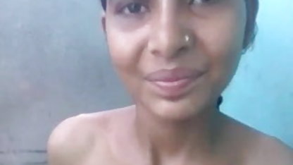 லர்கின் லவ் கத்தரிக்காய் போனி ரோட்டன் குளியலறை முடியை பெருமைப்படுத்தினார்