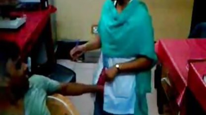 லெஸ்பியன் செக்ஸ் விளையாட்டு அடைந்த இளம் பெண் அமெரிக்க நாட்டுக்காரன்